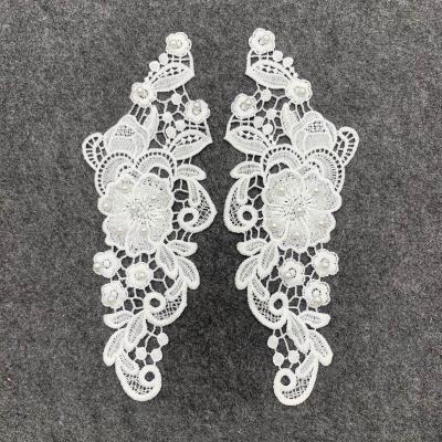 China Large Water Soluble Dress Accessories Embroidered Flower Design Rhinestones, 3d Lace Applique Patches For Wedding for sale