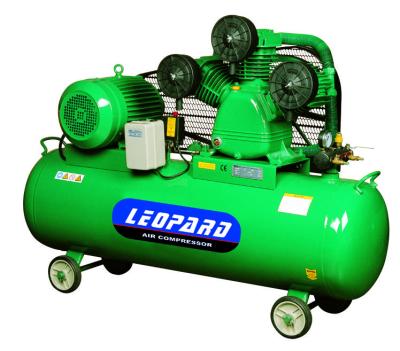 China 5.5KW 31 Gallon Energy Saving Piston Air Compressor Portable 4 Wheels for sale