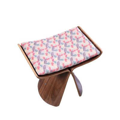 China Fashion JASMETO Fashion Modern Living Room Furniture Home Decor Sneak Foot Sneak Cafe Chair Creative Wooden Seat Woven Cushions Sneak for sale