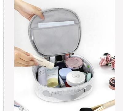 China Fashion Large Capacity Wholesale Cosmetic Pouch Portable Makeup Bags Travel Wash Cosmetic Bag for sale