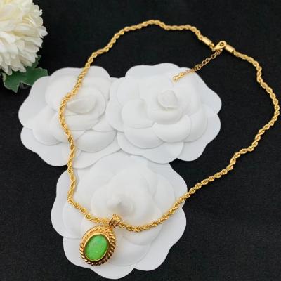 China Special Design Vintage Green Crystal Pendant Necklace Vintage Women Oval Brass Necklace for sale