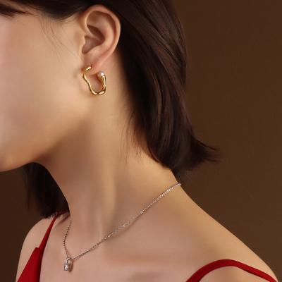 China 2021 Fashion Popular Design Trendy Faux Pearl Personality C-Shaped Bending Exaggerated Earrings Shaped 18k Gold Titanium Steel Earrings for sale