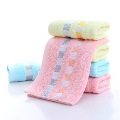 China Hypoallergenic Good Quality Customized Logo Printed Checkered 34*74cm Fabric 100% Cotton Towel for sale