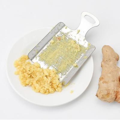 China Sustainable Easy To Use Stainless Steel Ginger And Garlic Grater For Kitchen 5cm for sale