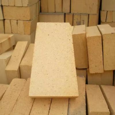 China Smooth Surface Fireclay Brick High Temperature Resistance For Furnaces And Kilns for sale