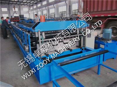 China 0.8-1.6mm Thickness Metal Deck Roll Forming Machine for sale