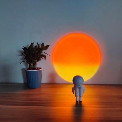 China Kids Gift Post-modern Desktop Bedside Led Night Light USB Rechargeable Astronaut Sunset Projection Lamp for sale