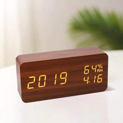 China New Antique Style Design Digital Desk Table Clocks Large Jumbo Wooden LED Display Alarm Clock for sale