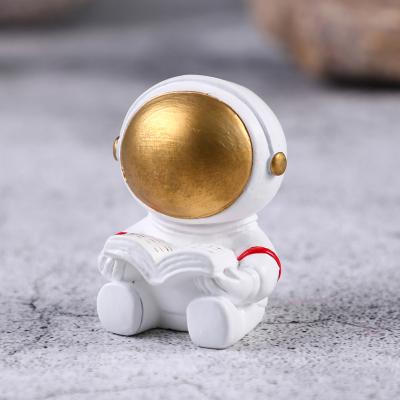 China Creative Europe Astronaut Decoration Spaceman Model Resion Store Landscape Bedroom Decoration Supply Items for sale