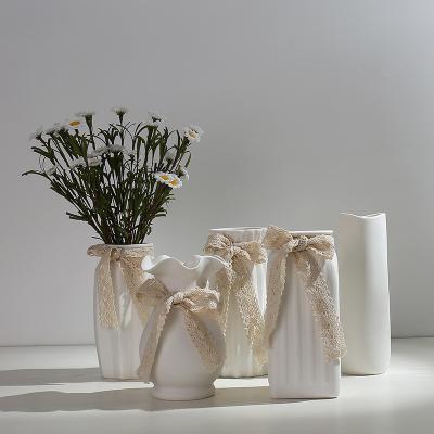 China Not easy to deformation not easy in the Nordic wholesale hot sale gift deformation vase ceramic white simple decoration for home decor for sale