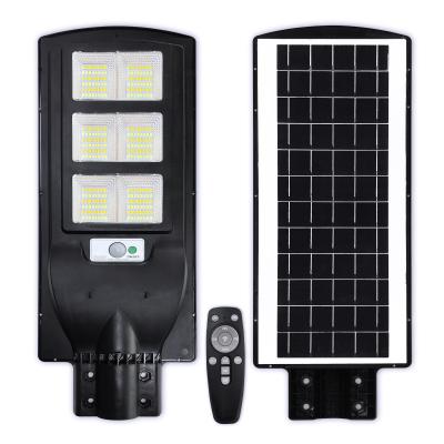 China IP65 Road Light Sensitive Solar LED Street Light All In One LED Solar Street Light With Remote for sale