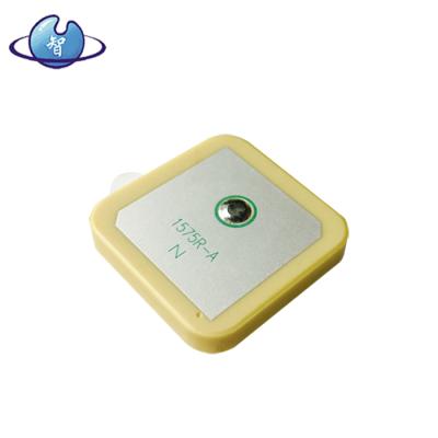 China 1575R Strong Flight Control Signal High Precision 25x25x4mm Integrated Ceramic GPS Antenna 25*25*4mm for sale