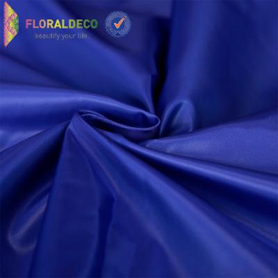 China 100% Waterproof Fusible Polyester Fabric Taffeta Roll Christmas Taffeta Fabrics for sale