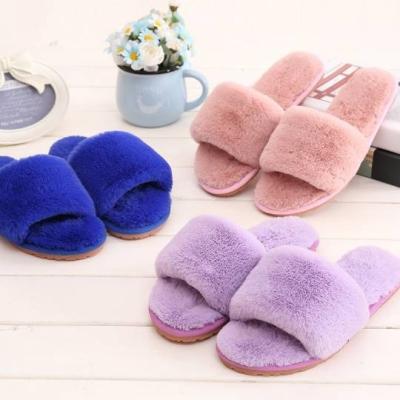 China Fashion Trend Bedroom Fuzzy Faux Fur Slipper Flat Fluffy Open Toe House Shoes Mint Furry Spa Women's Flip Flops Sandals for sale