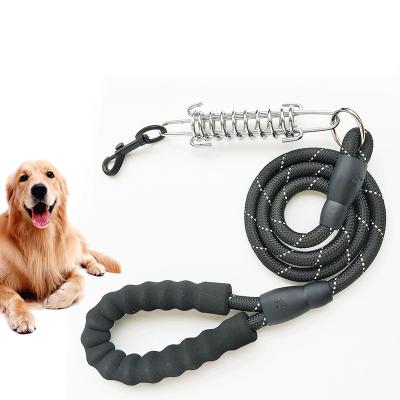 China 2020 New Manufacturer Spring Dog Wholesale Pull Rope Stocked Telescopic Pull Rope Dog Leash for sale