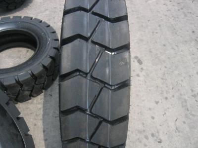 China China manufacturer cheap price industrial pneumatic solid forklift tire 700-12 for sale