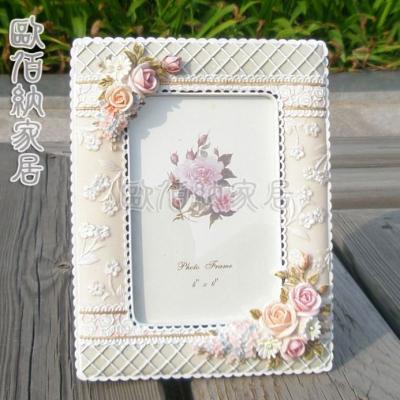 China European Pastoral Style Light Luxury Resin Retro Style Decorative Photo Frame for sale