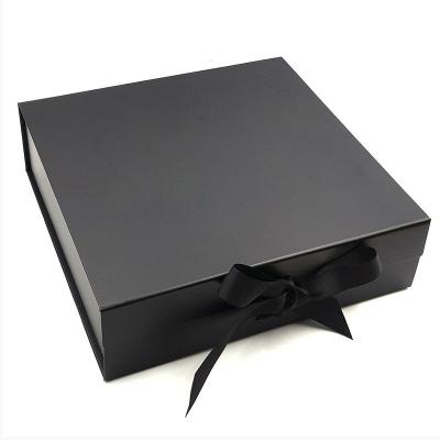 China Large Recyclable Custom Luxury Black Cardboard Paper Garment Apparel Gift Packaging Box for sale