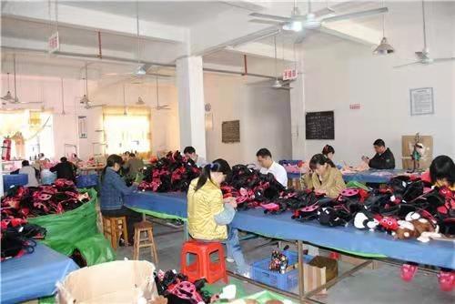 Verified China supplier - Baoding Baigou New Town Wantao Gift Factory