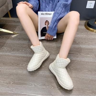 China 2022 Fashion Trend New Flat Bottom Booties With High Tops And Velvet Padded Cotton Boots Women's Shoes for sale