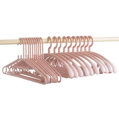 China Bathroom Black Plastic Extra Wide Suit Hangers With Logo Wholesale Cheap Plastic Coat Hanger Ordinary for sale