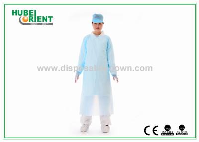 China Vestidos de protección desechables de seguridad CPE Respiradores a prueba de aceite para uso médico Vestidos de protección CPE en venta