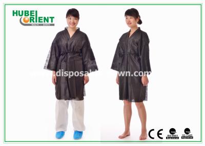 China Vestido de banho descartável de polipropileno não tecido macio respirável para sauna de spa à venda