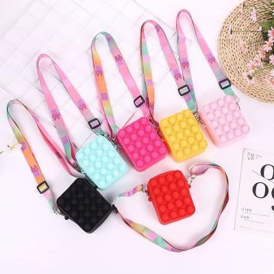 China 2021 Hot Selling Fashionable Sensory Toys Bag Cute Little Girls Child Purses and Handbags Silicone Bag Square Bubble Purse Set for sale