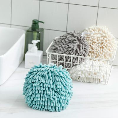 China New Hypoallergenic Chenille Kitchen Bathroom Hand Towels Ball Hand Towel With Loops Microfiber Soft Absorbent Quick Dry Hanging Towels 17*17cm for sale