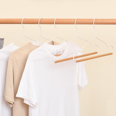 China Hot Selling Space Saving Metal Wire Hangers Clothes Hanger With Wooden Bar for sale