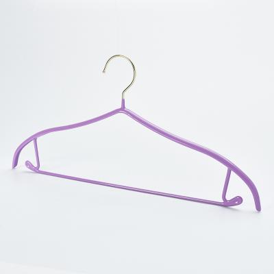 China Non Slip Space Saving Modern Colorful PVC Coated Metal Hanger for sale