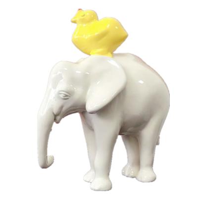 China 2022 Europe style mini size resin elephant statue of modern home decorations for sale