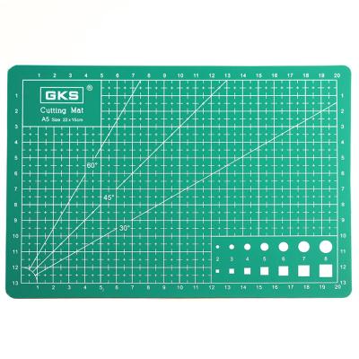 China Art Pottery Tool Modeling Anti-Slip Cutting Mat Pvc Cutting Mat Self Healing Rotary Cutting Mat Art Supplies A5 To A5 22X15Cm for sale