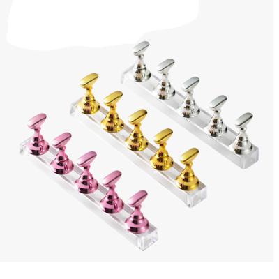 China Popular Nail Holder 5 Pieces / Set Press On Practice Magnetic Nail Tilt Base Holder Nail Tips Holders for sale