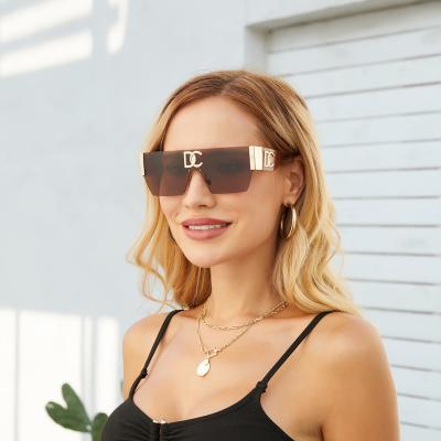 China Square UV400 Sunglasses Women LIOSLAI 650 2022 Oversized Big Frame Sun Glasses Out Of Door Shades Sunglasses With Gradient Color UV400 PC One Piece Glass for sale