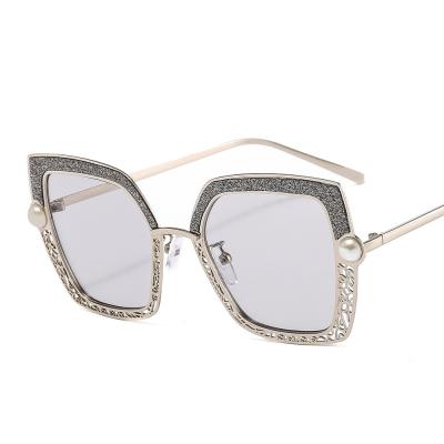 China Hot Selling Diamond Blingbling Gradient Lens Sun Glasses Square Luxury Sunglasses Bead Hollow Sunglasses For Women for sale