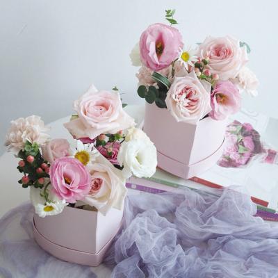 China Hot Sale Customized Recycled Materials Mother's Day Cardboard Packaging Flower Shape Rose Shaped Paper Heart Gift Boxes for sale