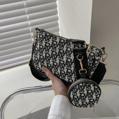 China Famous Fashion 1:1 Double Density Brand Women Shoulder Bag Tote Handbags Messenger Round Purse Good Quality Small Cross - Body Bag for sale