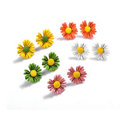 China 2020 Cute New Style Small Daisy Earrings Sun Flower Earrings Cool Silver Plated Earring For Female for sale