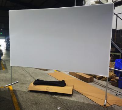 China Outdoor Projector Screen 120inch Projector Screen With Carry Bag for sale