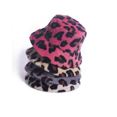 China Plush Leopard Print Faux Leopard Fur Women's Foldable Outdoor Bucket Hat Elegant Fluffy Warm Foldable Winter Bucket Hat for sale