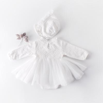 China High Quality 100% Cotton Plain Lace Baby Rompers White Long Sleeve Baby Tulle Dress Romper With Hat for sale