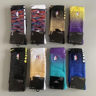 China Breathable wholesale high quality classic thick cotton men's sporting thickened socks custom logo branded athletic basketball socks for sale