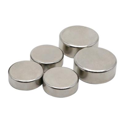 China Industrial Super Strong Nickel Plated Rare Earth Grade N35 N42 N48 N52 Permanent Round Neodymium Magnet Disc Magnet for sale