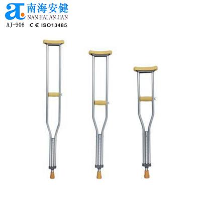 China Best Mid Range Aluminum Home Cuidado Axillary Home Care EN Approved Single Adjustable Crutches Walking Aids for sale