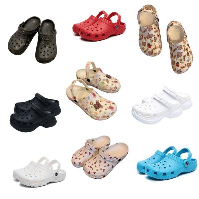 China 2021 Big Summer A Garden Hollow Flat Hole Shoes Eva Beach Shoes Mens Womens Clogs Sandals Shoes Home Sandals Outdoor Leisure for sale