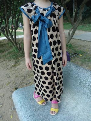 China Stretched Little Girl Velvet Dresses , Black Polka Dots Fall Color Block Dress for sale