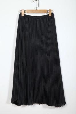 China Black Pleated Elastic Waist Long Skirts , 100% Polyester Long Maxi Skirts For Women for sale