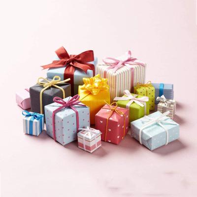 China Recyclable Simple Creative White Gift Boxes Cichristmas Gift Boxes Decoration Corrugated Paper Box for sale