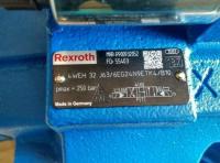 中国 R900932052 4 WEH 32 J 6 X/6例えば。24N9ETK4/B10 4 WEH 32 J 63/6例えば。24N9ETK4/B10電気流体式の作動を用いる方向スプール弁 販売のため